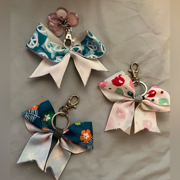 Mini Bow Keychain Set - Picture 2 of 5